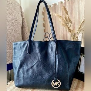 Michael Kors purse Michael Kors  Hayley Large Black Leather Tote 30F6SZYT3L